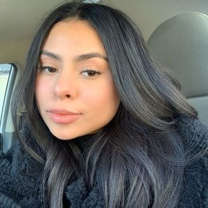 Meet your Posher, Yeslin